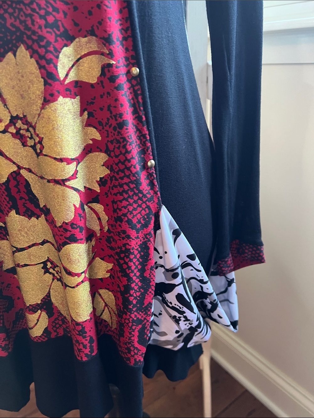Women's Seven Waves Black Tunic with Red and Gold Floral Panels. Brazil Small - Picture 6 of 12
